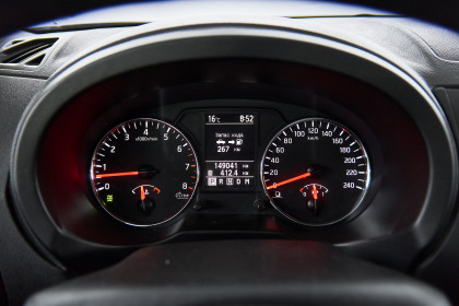 Продажа Nissan X-Trail II Рестайлинг 2.5 CVT (170 л.с.) 2013 Фиолетовый в Автодом