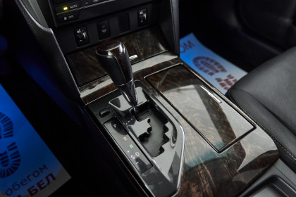 Продажа Toyota Camry VII (XV50) Рестайлинг 2.5 AT (181 л.с.) 2015 Белый в Автодом