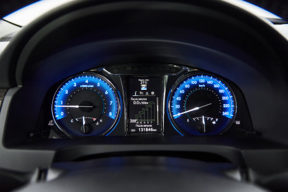 Продажа Toyota Camry VII (XV50) Рестайлинг 2.5 AT (181 л.с.) 2015 Белый в Автодом