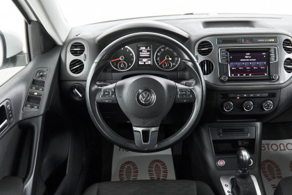 Продажа Volkswagen Tiguan I Рестайлинг 2.0 AT (200 л.с.) 2017 Белый в Автодом