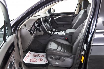 Продажа Volkswagen Touareg III 3.0 AT (286 л.с.) 2021 Черный в Автодом