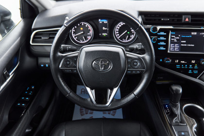 Продажа Toyota Camry VIII (XV70) 2.5 AT (181 л.с.) 2020 Серебристый в Автодом