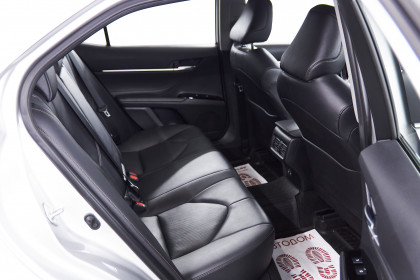 Продажа Toyota Camry VIII (XV70) 2.5 AT (181 л.с.) 2020 Серебристый в Автодом