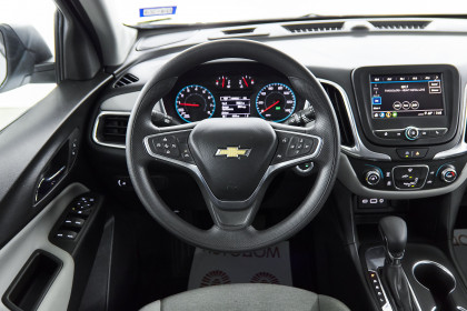 Продажа Chevrolet Equinox III Рестайлинг 1.5 AT (173 л.с.) 2022 Серебристый в Автодом