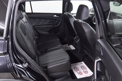 Продажа Volkswagen Tiguan II Рестайлинг Allspace 2.0 AMT (190 л.с.) 2021 Черный в Автодом