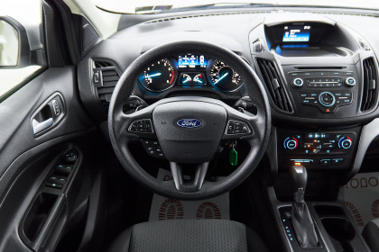 Продажа Ford Escape III Рестайлинг 1.5 AT (182 л.с.) 2017 Серебристый в Автодом