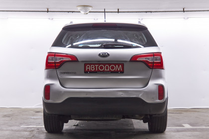 Продажа Kia Sorento II Рестайлинг 2.4 AT (192 л.с.) 2013 Серебристый в Автодом