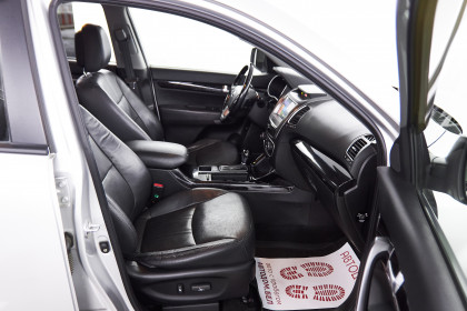 Продажа Kia Sorento II Рестайлинг 2.4 AT (192 л.с.) 2013 Серебристый в Автодом