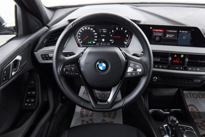 Продажа BMW 1 серии III (F40) 118i 1.5 AMT (140 л.с.) 2019 Черный в Автодом