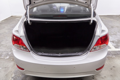 Продажа Hyundai Solaris I 1.6 AT (123 л.с.) 2012 Серебристый в Автодом