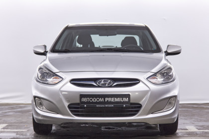 Продажа Hyundai Solaris I 1.6 AT (123 л.с.) 2012 Серебристый в Автодом