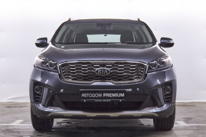 Продажа Kia Sorento III Prime Рестайлинг 8-speed 2.0 AT (186 л.с.) 2019 Серый в Автодом