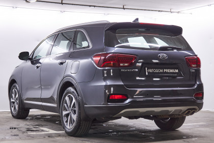 Продажа Kia Sorento III Prime Рестайлинг 8-speed 2.0 AT (186 л.с.) 2019 Серый в Автодом