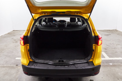 Продажа Ford Focus III Рестайлинг 1.6 MT (105 л.с.) 2016 Желтый в Автодом