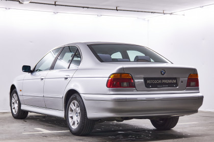 Продажа BMW 5 серии IV (E39) Рестайлинг 525i 2.5 MT (192 л.с.) 2001 Серебристый в Автодом