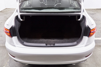 Продажа Volkswagen Jetta VII 8-speed 1.4 AT (147 л.с.) 2018 Белый в Автодом