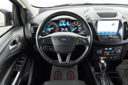 Продажа Ford Escape III Рестайлинг 1.5 AT (182 л.с.) 2018 Серебристый в Автодом