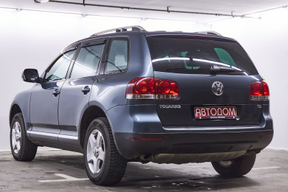 Продажа Volkswagen Touareg I 2.5 AT (174 л.с.) 2004 Серый в Автодом