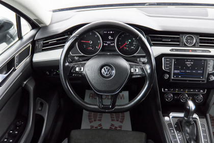 Продажа Volkswagen Passat B8 DSG6 2.0 AMT (150 л.с.) 2016 Черный в Автодом