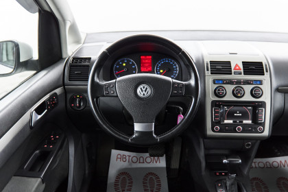 Продажа Volkswagen Touran I Рестайлинг EcoFuel 1.4 AMT (150 л.с.) 2009 Белый в Автодом