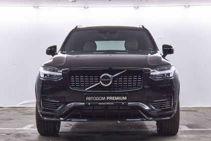 Продажа Volvo XC90 II Рестайлинг Recharge 2.0 AT (320 л.с.) 2021 Черный в Автодом