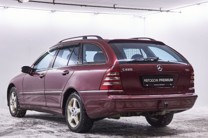 Продажа Mercedes-Benz C-Класс II (W203) 220 2.1 MT (143 л.с.) 2001 Бордовый в Автодом