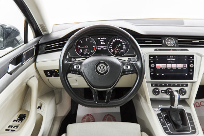 Продажа Volkswagen Passat B8 DSG6 2.0 AMT (150 л.с.) 2018 Черный в Автодом
