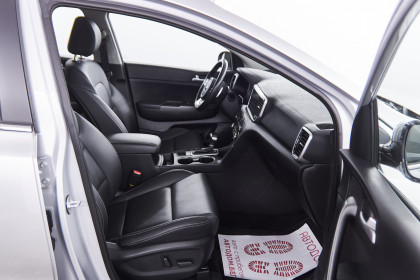 Продажа Kia Sportage IV Рестайлинг 2.0 AT (186 л.с.) 2019 Серебристый в Автодом