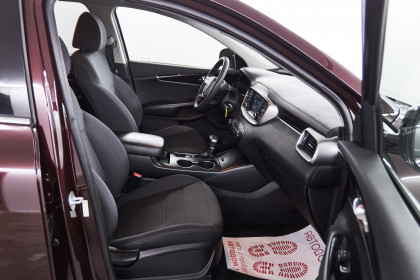 Продажа Kia Sorento III Prime Рестайлинг 2.4 AT (188 л.с.) 2018 Бордовый в Автодом