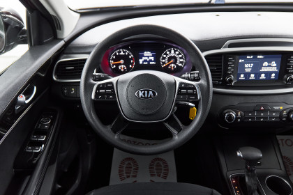 Продажа Kia Sorento III Prime Рестайлинг 2.4 AT (188 л.с.) 2018 Бордовый в Автодом