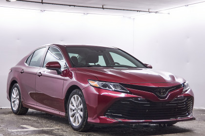 Продажа Toyota Camry VIII (XV70) US Market 2.5 AT (203 л.с.) 2019 Бордовый в Автодом