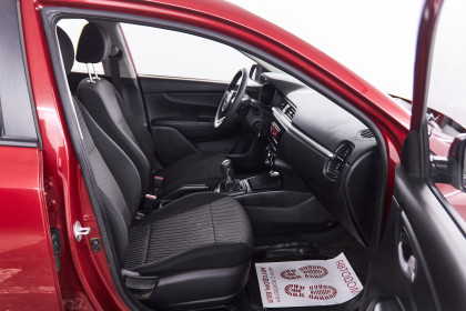 Продажа Kia Rio IV 1.4 MT (100 л.с.) 2017 Красный в Автодом