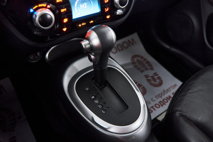 Продажа Nissan Juke I Рестайлинг 1.6 CVT (117 л.с.) 2015 Красный в Автодом