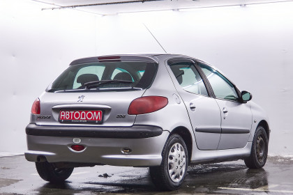 Продажа Peugeot 206 I 1.4 AT (75 л.с.) 2003 Серебристый в Автодом