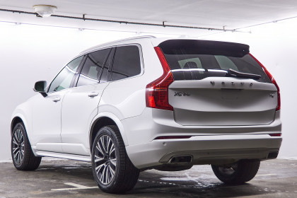 Продажа Volvo XC90 II Рестайлинг 2.0 AT (250 л.с.) 2021 Белый в Автодом