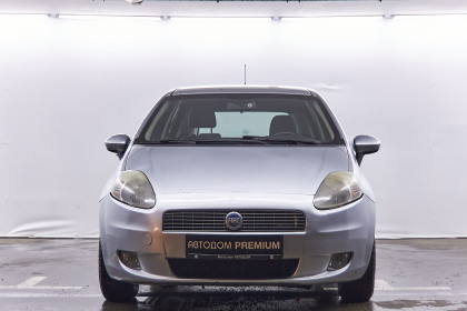 Продажа Fiat Punto III Grande Punto 1.2 MT (90 л.с.) 2006 Серебристый в Автодом