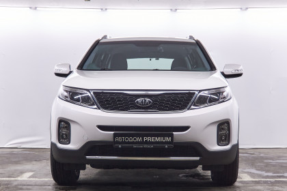 Продажа Kia Sorento II Рестайлинг 2.4 AT (175 л.с.) 2019 Белый в Автодом