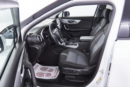 Продажа Chevrolet Blazer III Рестайлинг 2.0 AT (228 л.с.) 2022 Белый в Автодом