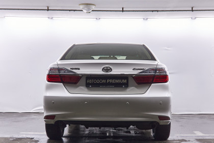 Продажа Toyota Camry VII (XV50) Рестайлинг 2.0 AT (150 л.с.) 2015 Белый в Автодом