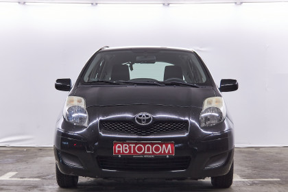 Продажа Toyota Yaris II 1.0 MT (69 л.с.) 2009 Черный в Автодом