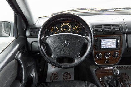 Продажа Mercedes-Benz M-Класс I (W163) Рестайлинг 270 2.7 MT (163 л.с.) 2002 Серебристый в Автодом