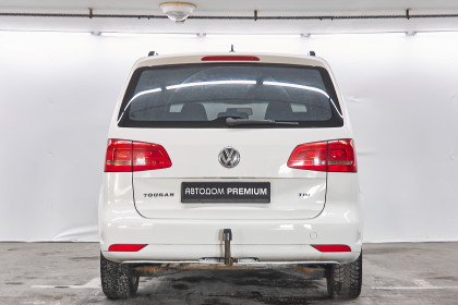 Продажа Volkswagen Touran II 2.0 MT (110 л.с.) 2011 Белый в Автодом
