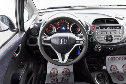 Продажа Honda Jazz II 1.2 MT (90 л.с.) 2008 Серебристый в Автодом