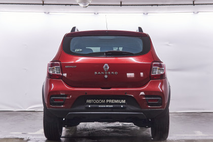 Продажа Renault Sandero II Рестайлинг 1.6 AT (102 л.с.) 2018 Красный в Автодом