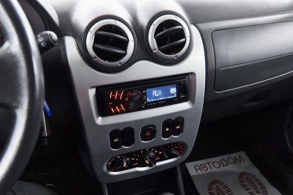 Продажа Renault Sandero I Stepway 1.6 MT (84 л.с.) 2014 Красный в Автодом