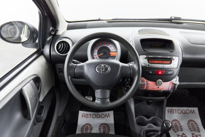 Продажа Toyota Aygo I 1.0 MT (67 л.с.) 2008 Белый в Автодом