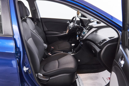 Продажа Hyundai Solaris I Рестайлинг 1.4 AT (107 л.с.) 2015 Синий в Автодом