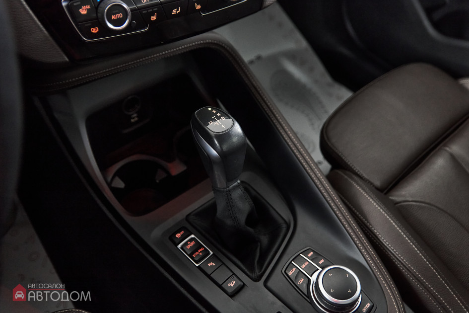 Продажа BMW X1 II (F48) 28i xDrive 2.0 AT (231 л.с.) 2018 Белый в Автодом