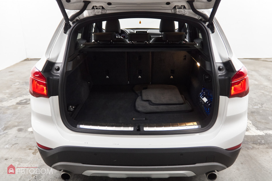 Продажа BMW X1 II (F48) 28i xDrive 2.0 AT (231 л.с.) 2018 Белый в Автодом