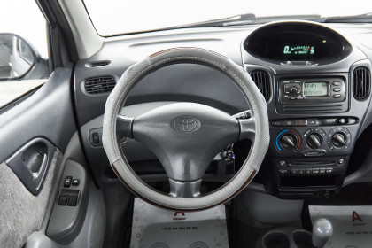 Продажа Toyota Yaris Verso I 1.3 MT (86 л.с.) 2000 Серебристый в Автодом